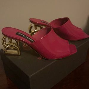 Authentic Dolce and gabbana logo heal sandal